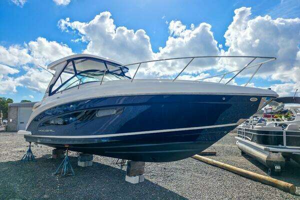 Regal 33 XO Yacht For Sale