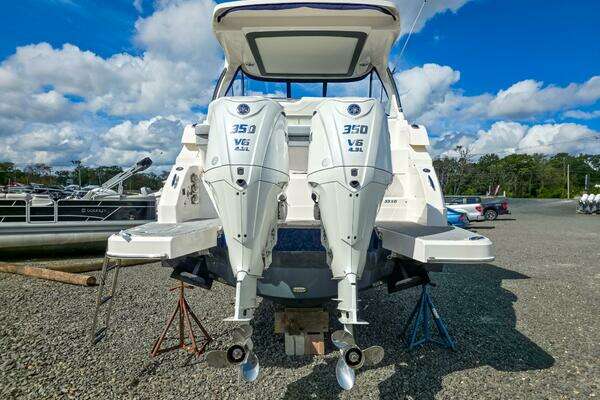 Regal 33 XO Yacht For Sale