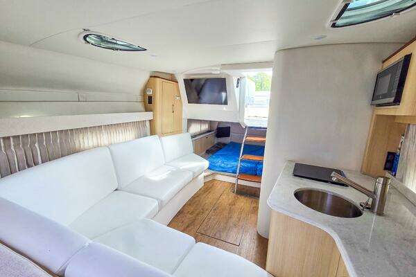 Regal 33 XO Yacht For Sale