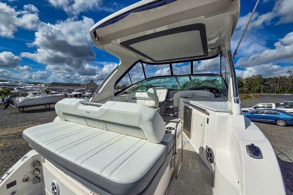 Regal 33 XO Yacht For Sale