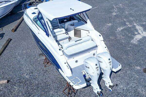 Regal 33 XO Yacht For Sale