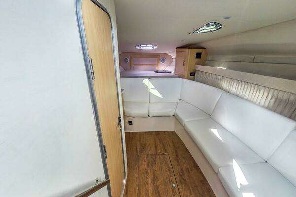 Regal 33 XO Yacht For Sale