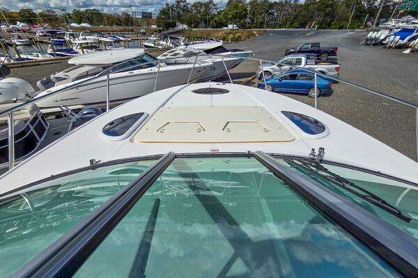 Regal 33 XO Yacht For Sale