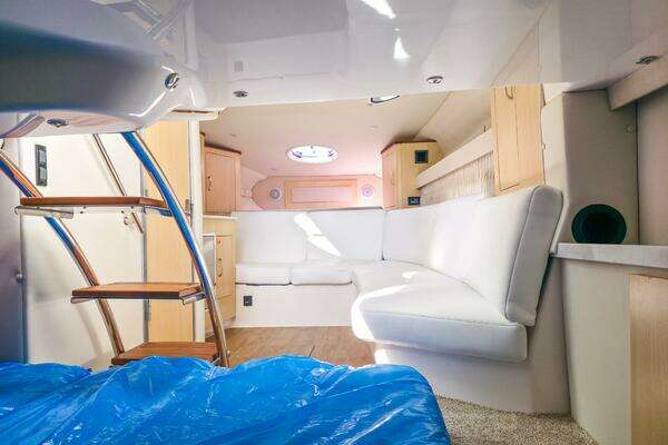 Regal 33 XO Yacht For Sale