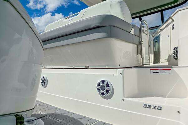Regal 33 XO Yacht For Sale