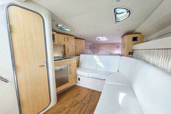 Regal 33 XO Yacht For Sale