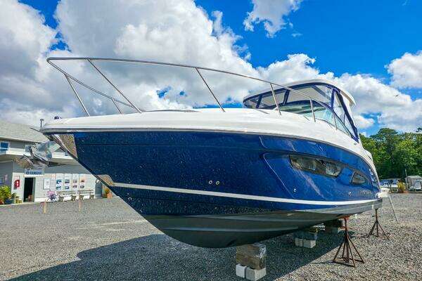 Regal 33 XO Yacht For Sale