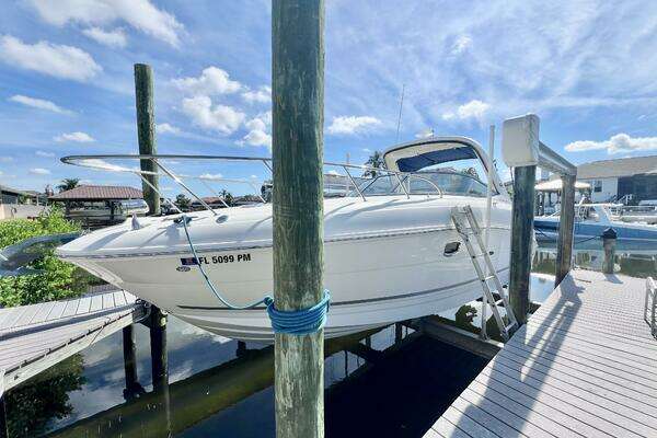 Photo of the 2012 Sea Ray 310 SunDancer