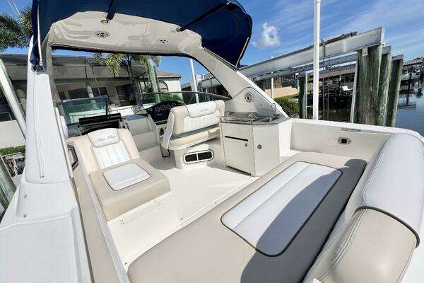 Photo of the 2012 Sea Ray 310 SunDancer