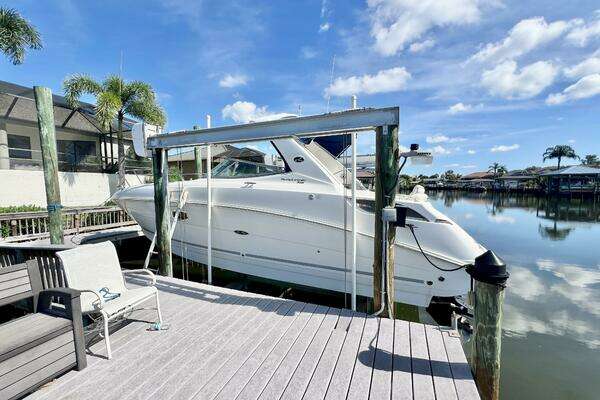 Photo of the 2012 Sea Ray 310 SunDancer