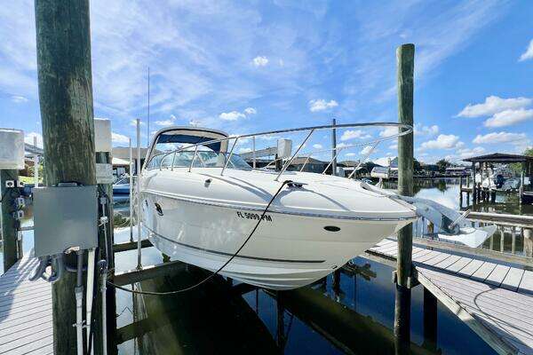 Photo of the 2012 Sea Ray 310 SunDancer