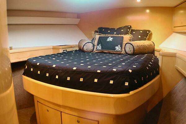 Donzi 73 Sport Yacht Yacht For Sale