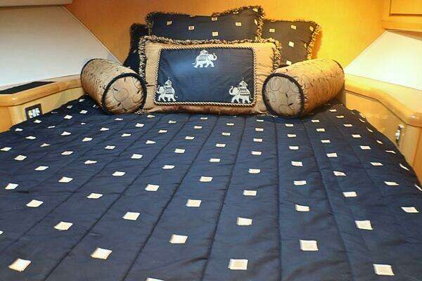 Donzi 73 Sport Yacht Yacht For Sale