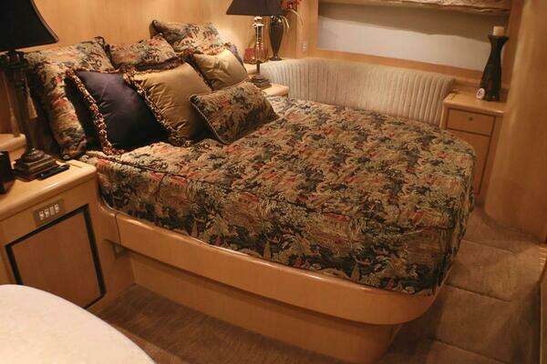 Donzi 73 Sport Yacht Yacht For Sale