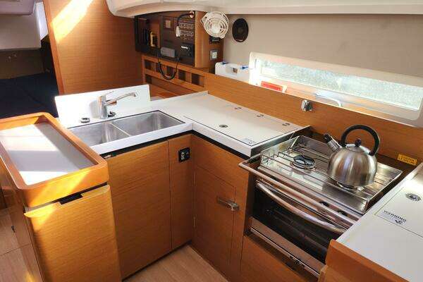 Jeanneau Sun Odyssey 410 Yacht For Sale