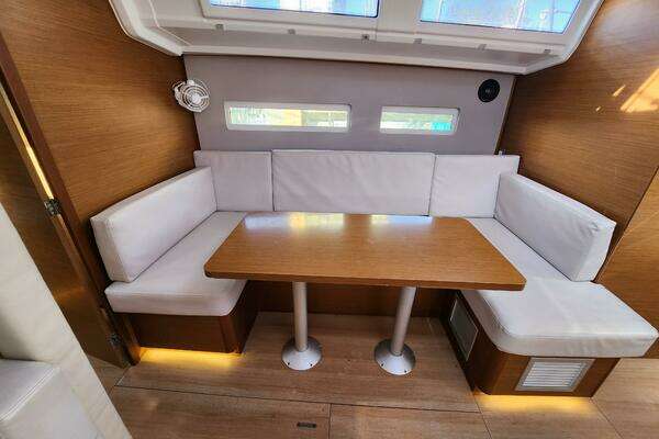 Jeanneau Sun Odyssey 410 Yacht For Sale