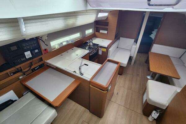 Jeanneau Sun Odyssey 410 Yacht For Sale