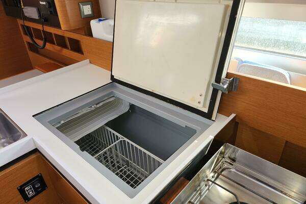 Jeanneau Sun Odyssey 410 Yacht For Sale