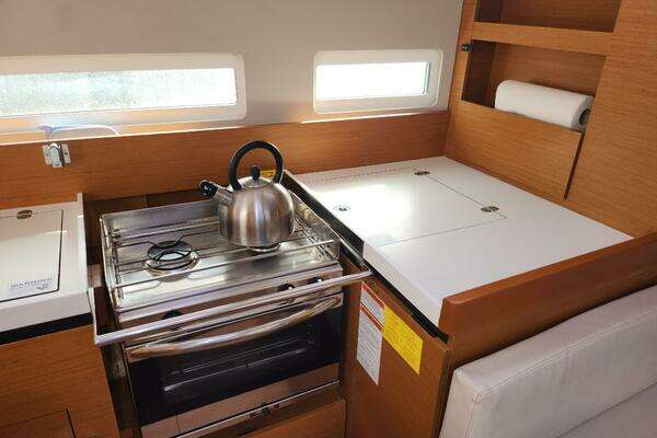 Jeanneau Sun Odyssey 410 Yacht For Sale