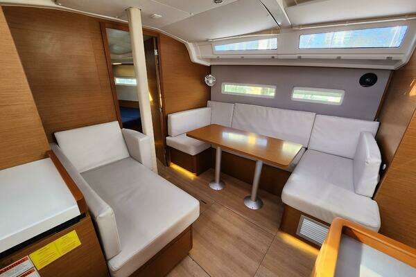 Jeanneau Sun Odyssey 410 Yacht For Sale