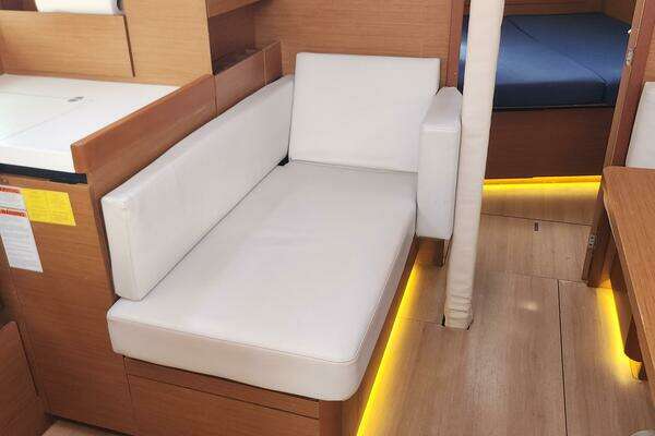 Jeanneau Sun Odyssey 410 Yacht For Sale