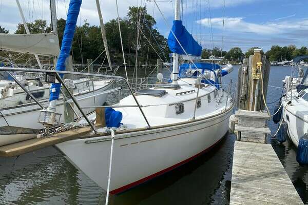 37-ft-Dickerson-1987-37 aft cockpit-Morning Light Annapolis  Maryland United States  yacht for sale
