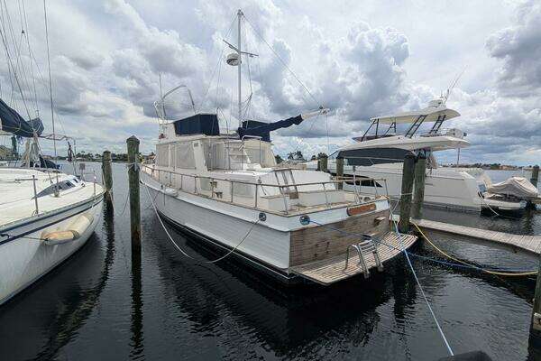 42-ft-Grand Banks-2000-42 Classic- Apollo Beach Florida United States  yacht for sale