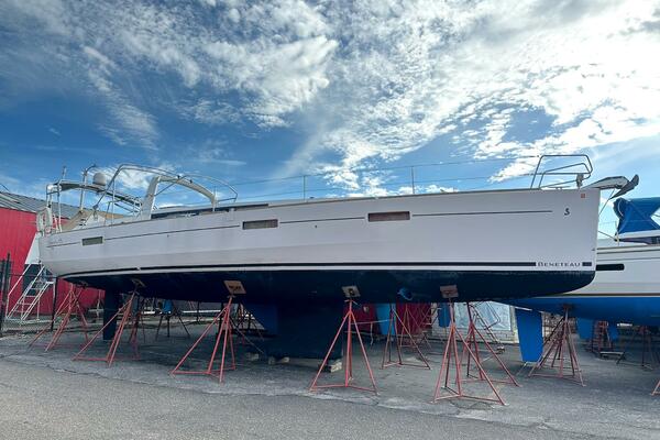 45ft Beneteau Yacht For Sale