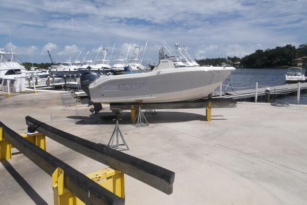 18ft Robalo Yacht For Sale