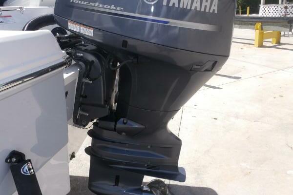 18ft Robalo Yacht For Sale