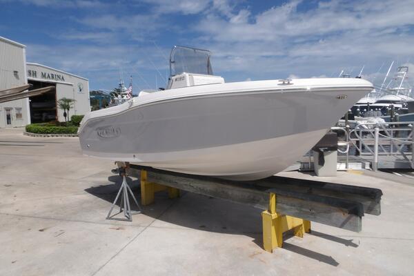 18ft Robalo Yacht For Sale