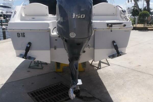 18ft Robalo Yacht For Sale