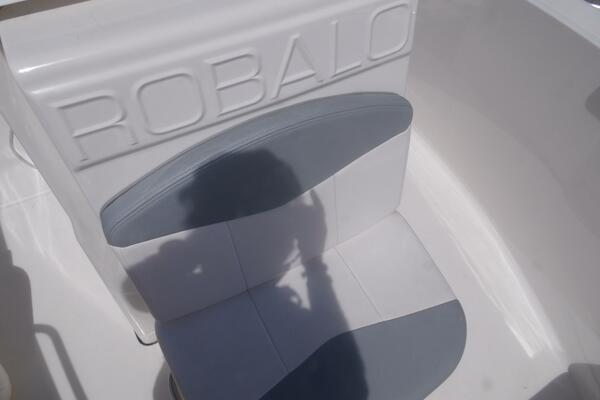 18ft Robalo Yacht For Sale
