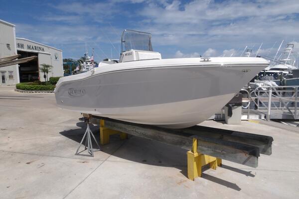 18ft Robalo Yacht For Sale
