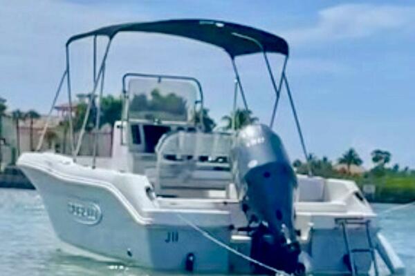 18ft Robalo Yacht For Sale