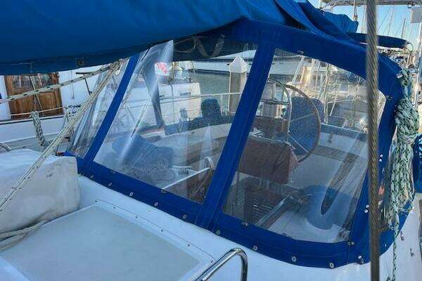 Photo of the 1986 Tayana V42 "Southern Cross"