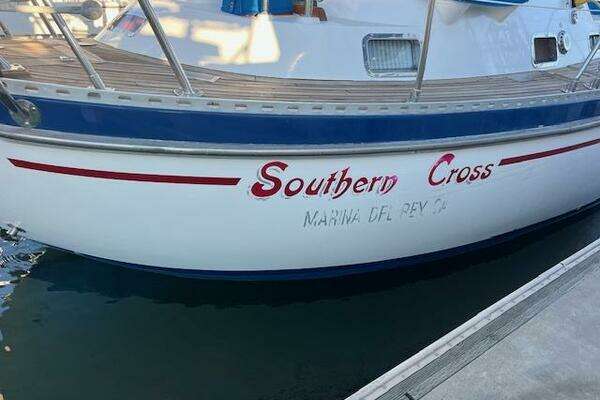 Photo of the 1986 Tayana V42 "Southern Cross"