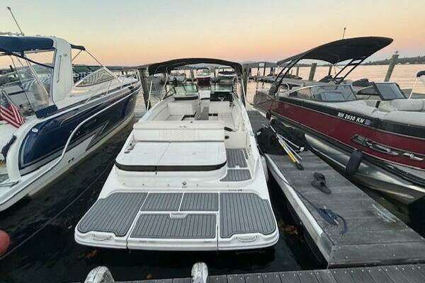 Photo of the 2019 Sea Ray SDX 270