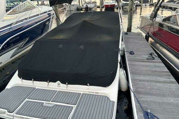 Photo of the 2019 Sea Ray SDX 270