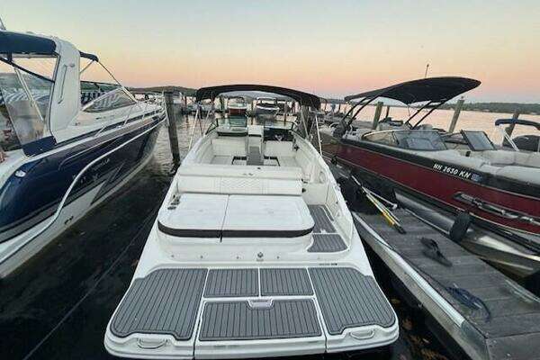 Photo of the 2019 Sea Ray SDX 270