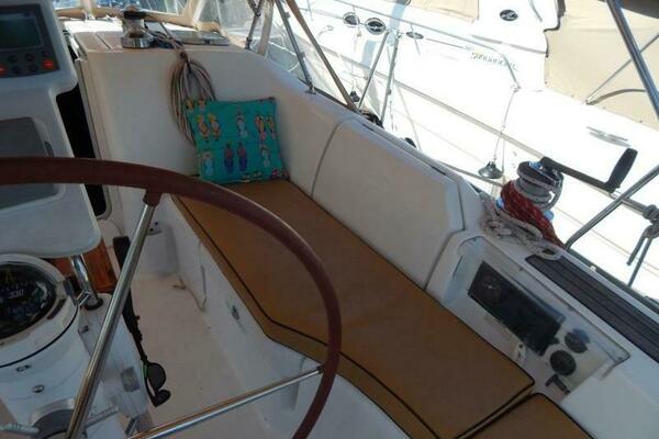 Maxed Out 37ft Beneteau Yacht For Sale
