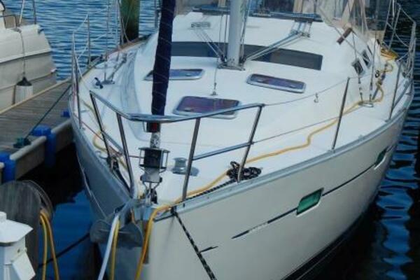 Maxed Out 37ft Beneteau Yacht For Sale