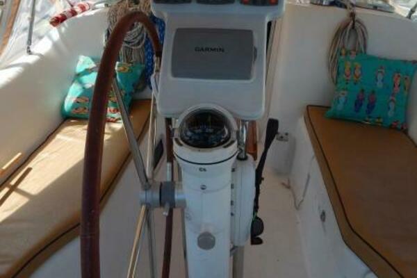 Maxed Out 37ft Beneteau Yacht For Sale