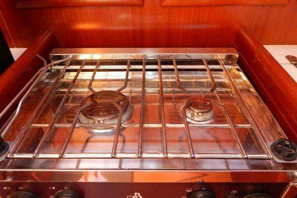 Maxed Out 37ft Beneteau Yacht For Sale