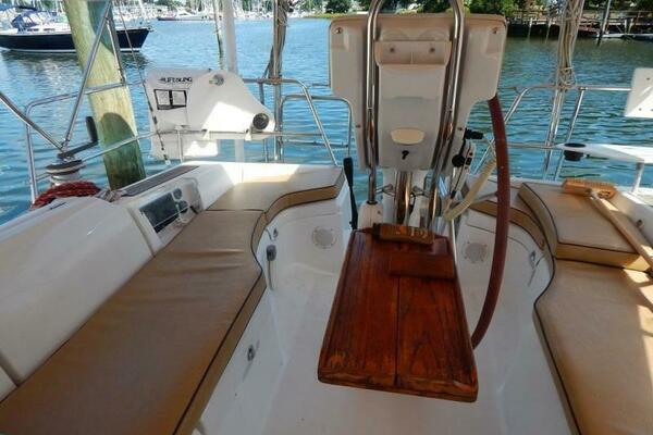 Maxed Out 37ft Beneteau Yacht For Sale