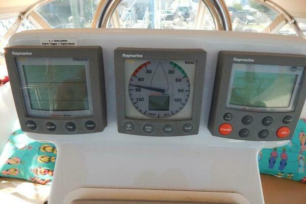 Maxed Out 37ft Beneteau Yacht For Sale