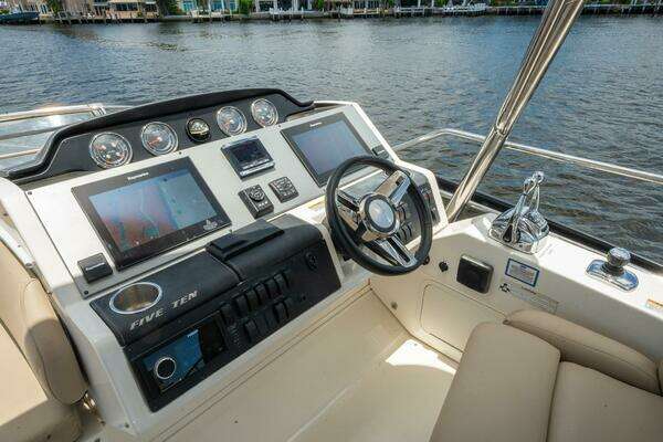 Sea Ray 510 Fly Yacht For Sale
