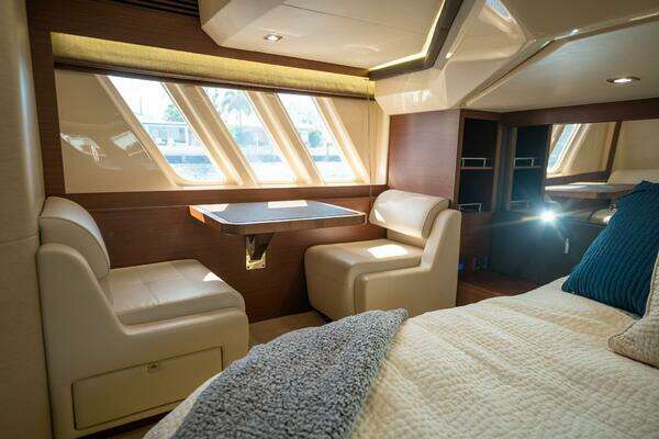 Sea Ray 510 Fly Yacht For Sale