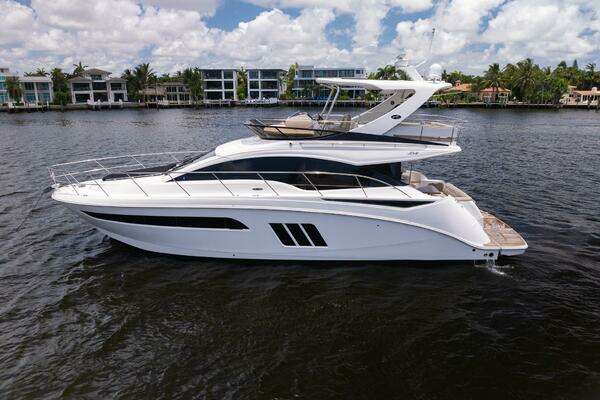 Sea Ray 510 Fly Yacht For Sale