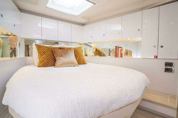 VanDutch 55 Yacht For Sale